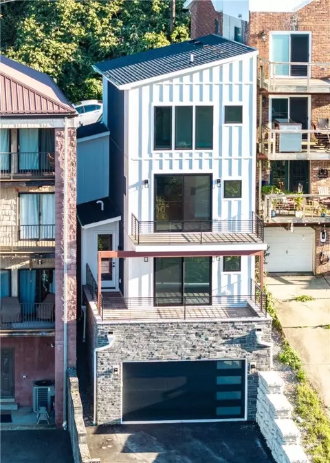 424 William St, Pittsburgh, PA 15211