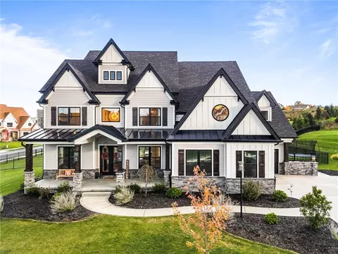 200 Monterey Ct, Mars, PA 16046