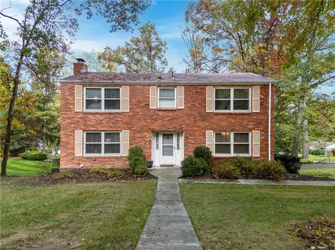 1045 Woodhill Dr, Gibsonia, PA 15044