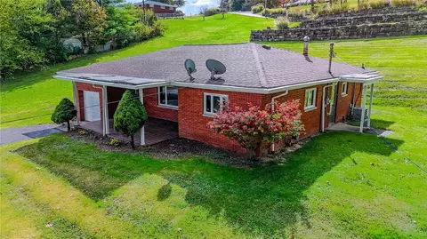 15 Pennsylvania Ave, California, PA 15419