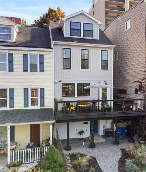 3214 Dobson St, Pittsburgh, PA 15219