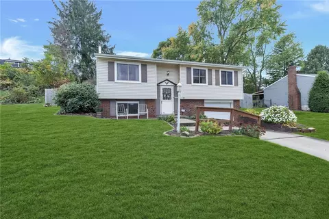 163 Warrencliff Dr, Monaca, PA 15061