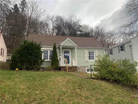 800 California Ave, Ellwood City, PA 16117