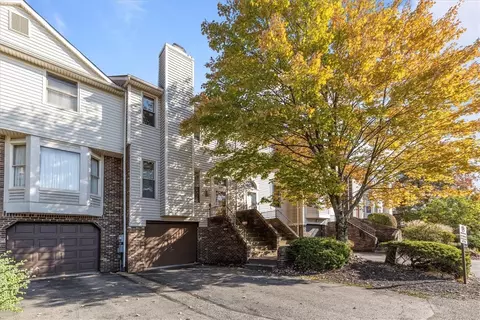 205 Spring Run Dr, Monroeville, PA 15146