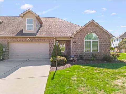 100 Peartree Dr, Canonsburg, PA 15317