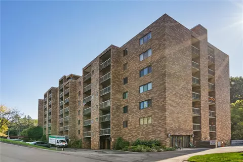 1500 Cochran Rd #710, Pittsburgh, PA 15243