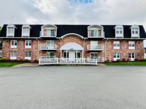 305 Clubhouse Dr, Washington, PA 15301
