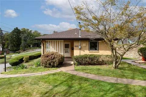 258 Crestview Dr, Pittsburgh, PA 15236