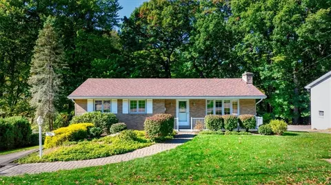 126 Timberlane Dr, Pittsburgh, PA 15229