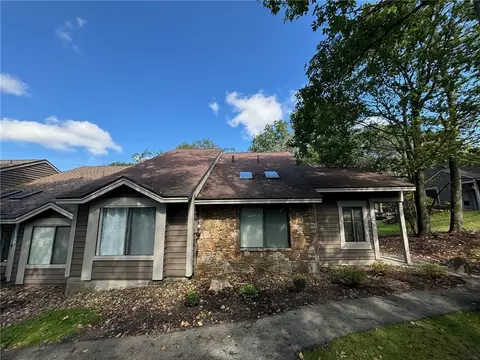 1536 Timbercrest Ct, Hidden Valley, PA 15502