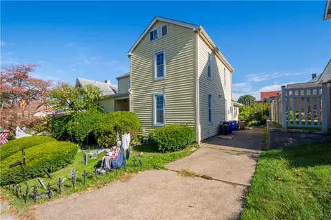 725 Chartiers St, Bridgeville, PA 15017