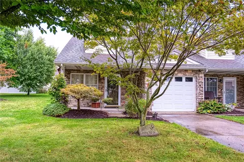 125 Cambria Hill Dr, Tarentum, PA 15084
