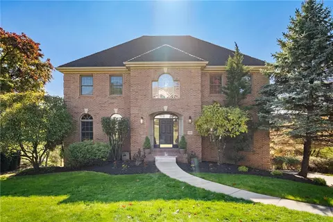 206 Alaqua Dr, Sewickley, PA 15143