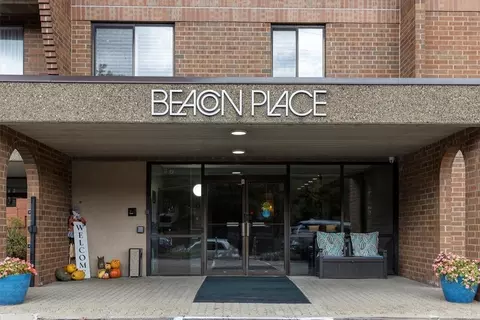 5715 Beacon St #415, Pittsburgh, PA 15217