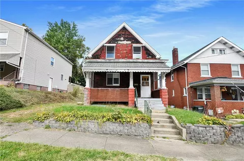 334 Moyhend St, Springdale, PA 15144
