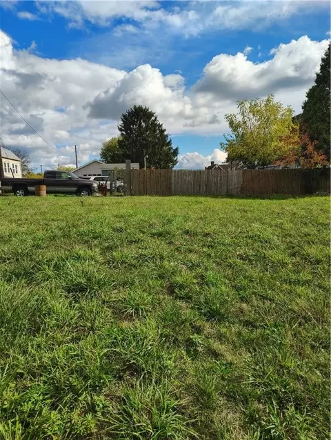 220 Maple Ave, Washington, PA 15301