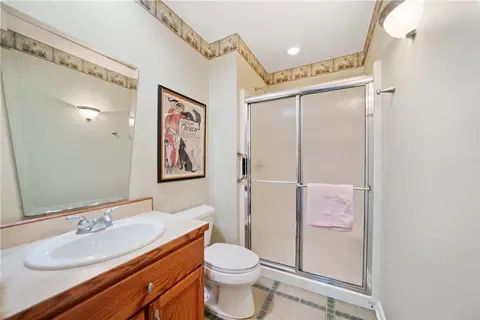 Bath - 263 Arrowhead Ln, Eighty Four, PA 15330 photo 1 of 3