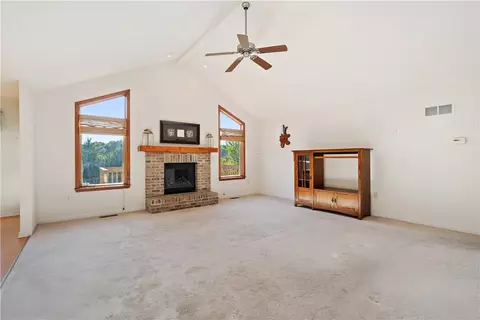 Living - 263 Arrowhead Ln, Eighty Four, PA 15330 photo 1 of 5