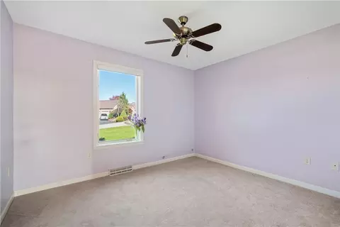 Bedroom - 263 Arrowhead Ln, Eighty Four, PA 15330 photo 6 of 8
