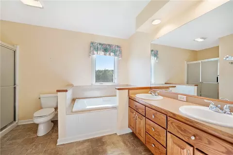 Bath - 263 Arrowhead Ln, Eighty Four, PA 15330 photo 2 of 3