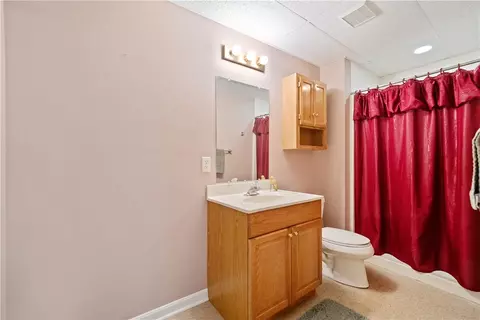Bath - 263 Arrowhead Ln, Eighty Four, PA 15330 photo 3 of 3