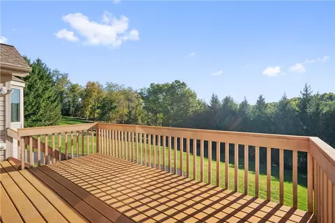 Exterior - 263 Arrowhead Ln, Eighty Four, PA 15330 photo 3 of 5