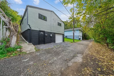 1937 Woodmont Ave, New Kensington, PA 15068