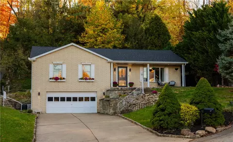 17 Scobbo Dr, Pittsburgh, PA 15209