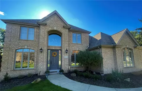 220 Chesapeake Dr, Gibsonia, PA 15044