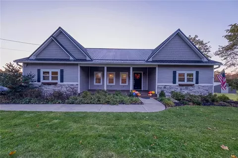 112 Justice Dr, Valencia, PA 16059
