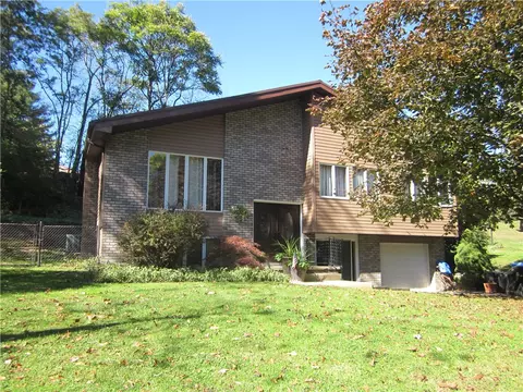 3313 Garvers Ferry Rd, New Kensington, PA 15068