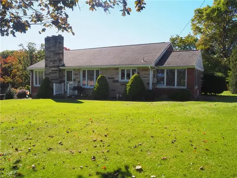 420 Saxonburg Rd, Butler, PA 16002