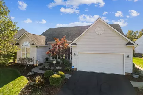 2022 Majestic Dr, Canonsburg, PA 15317