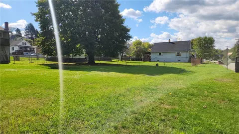 00000 Railroad St, Hyde Park, PA 15641