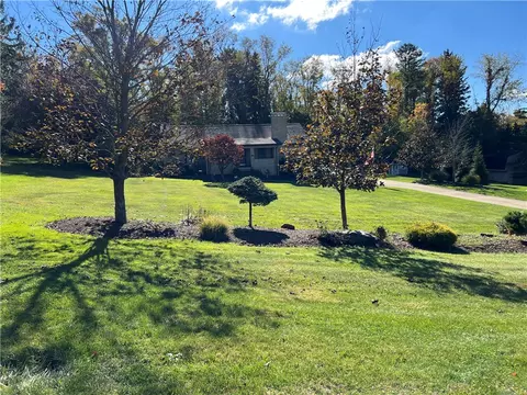 4755 Hilltop Ln, Bethel Park, PA 15102