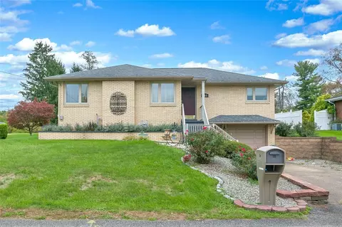 705 Maple Dr, Monongahela, PA 15063