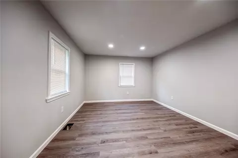 585 Maple Ave, Washington, PA 15301 photo 8