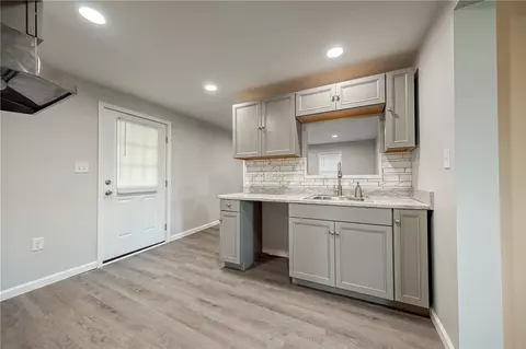 585 Maple Ave, Washington, PA 15301 photo 7