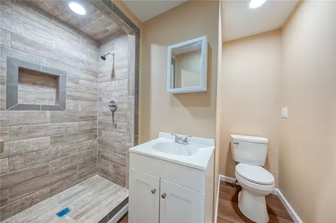 585 Maple Ave, Washington, PA 15301 photo 10