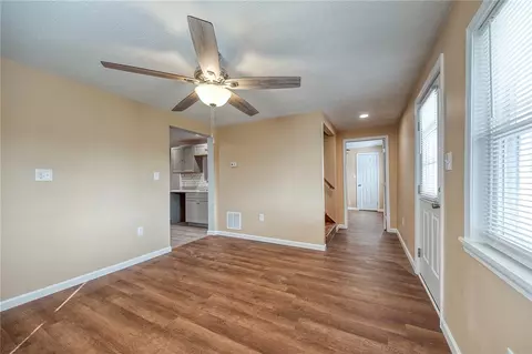 585 Maple Ave, Washington, PA 15301 photo 3