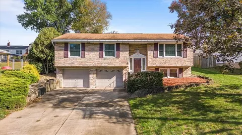 217 Princeton Dr, Aliquippa, PA 15001
