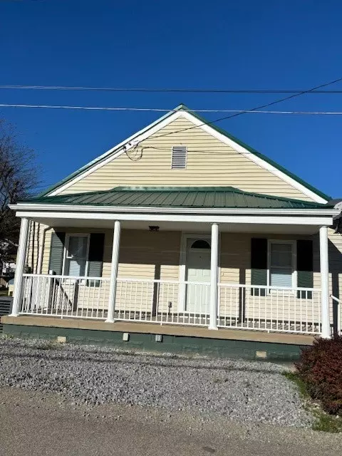 417 W Pittsburgh St, Burgettstown, PA 15021