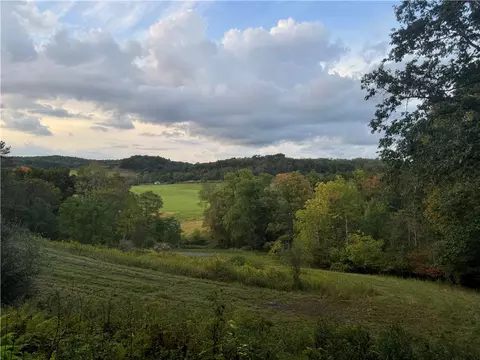 365 Creek Rd, Creekside, PA 15732