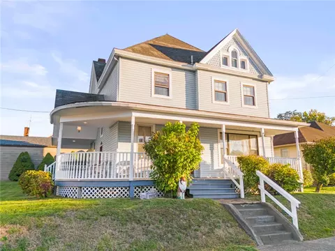 914 4th St, Monongahela, PA 15063