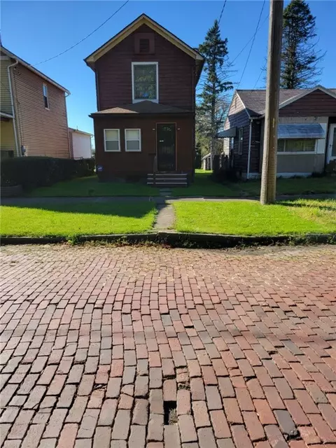 1140 Beechwood Ave, Farrell, PA 16121