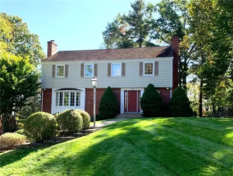 2345 Berkshire Dr, Pittsburgh, PA 15241