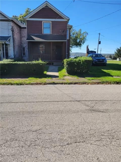 934 Wallis Ave, Farrell, PA 16121