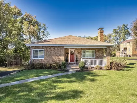 134 Meadowbrook Dr, Bethel Park, PA 15102