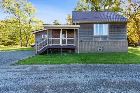 177 Celia Dr, Fombell, PA 16123