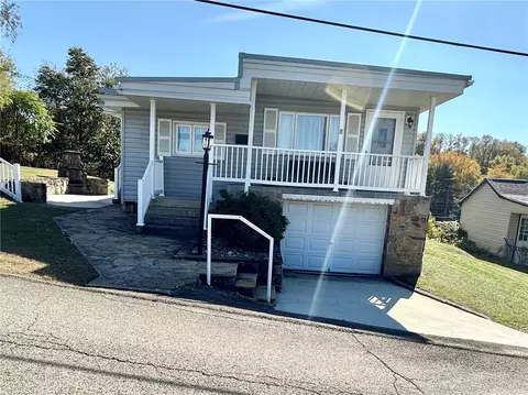 30 Milton St, Uniontown, PA 15401